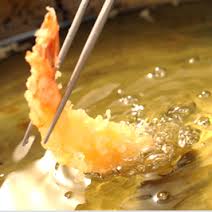 温度調節の難しい天ぷらも、フライヤーなら簡単に揚げられます!